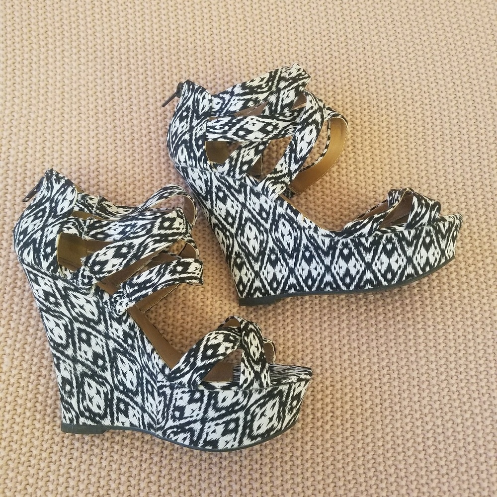 Patterned wedges - Picture 2 of 3